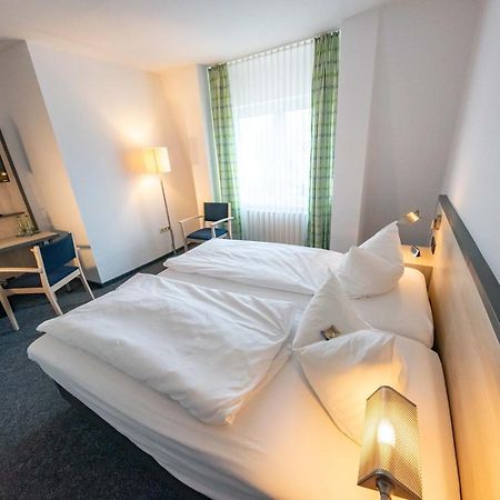 Hotel 7 Saeulen Gmbh Дессау Экстерьер фото