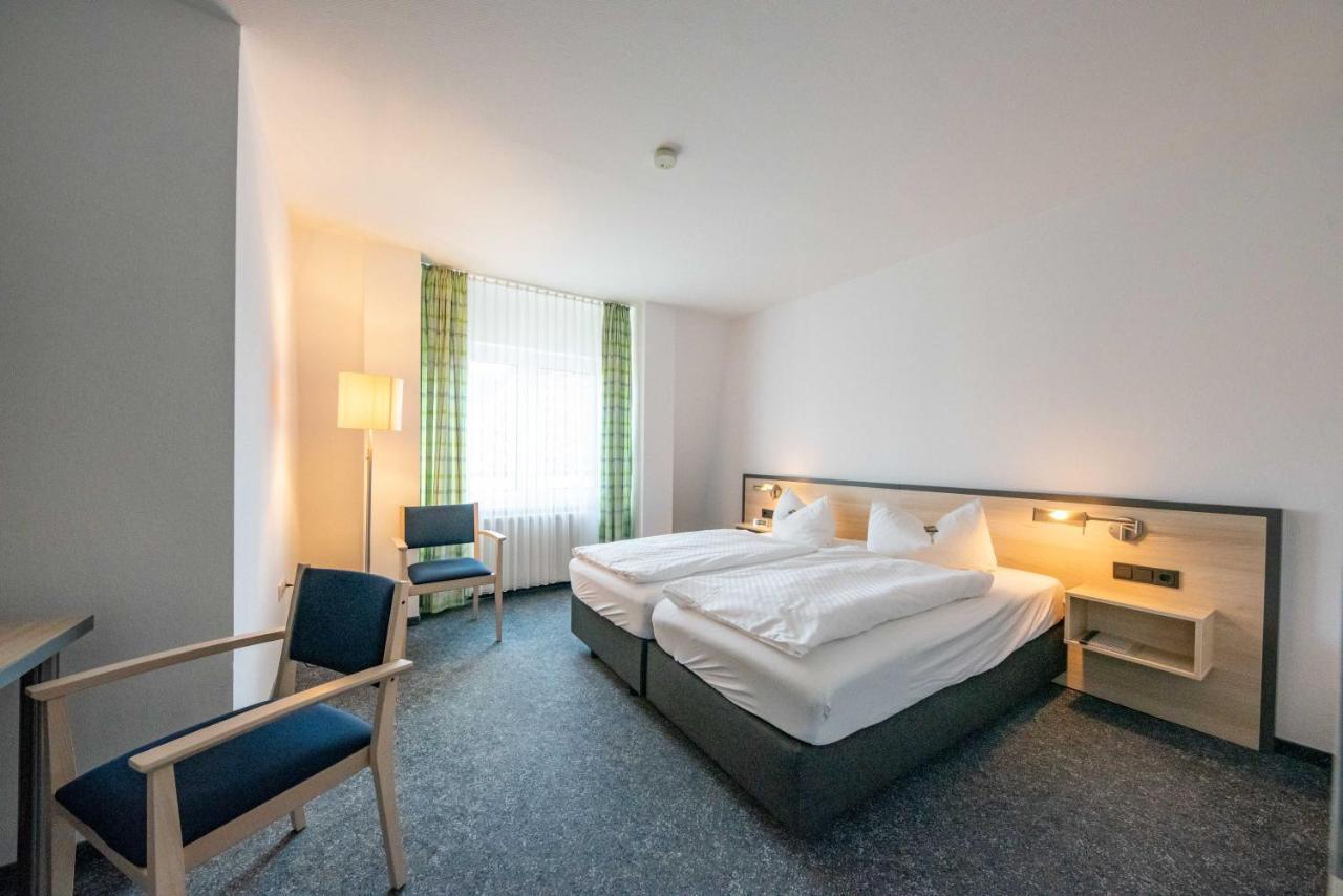 Hotel 7 Saeulen Gmbh Дессау Экстерьер фото