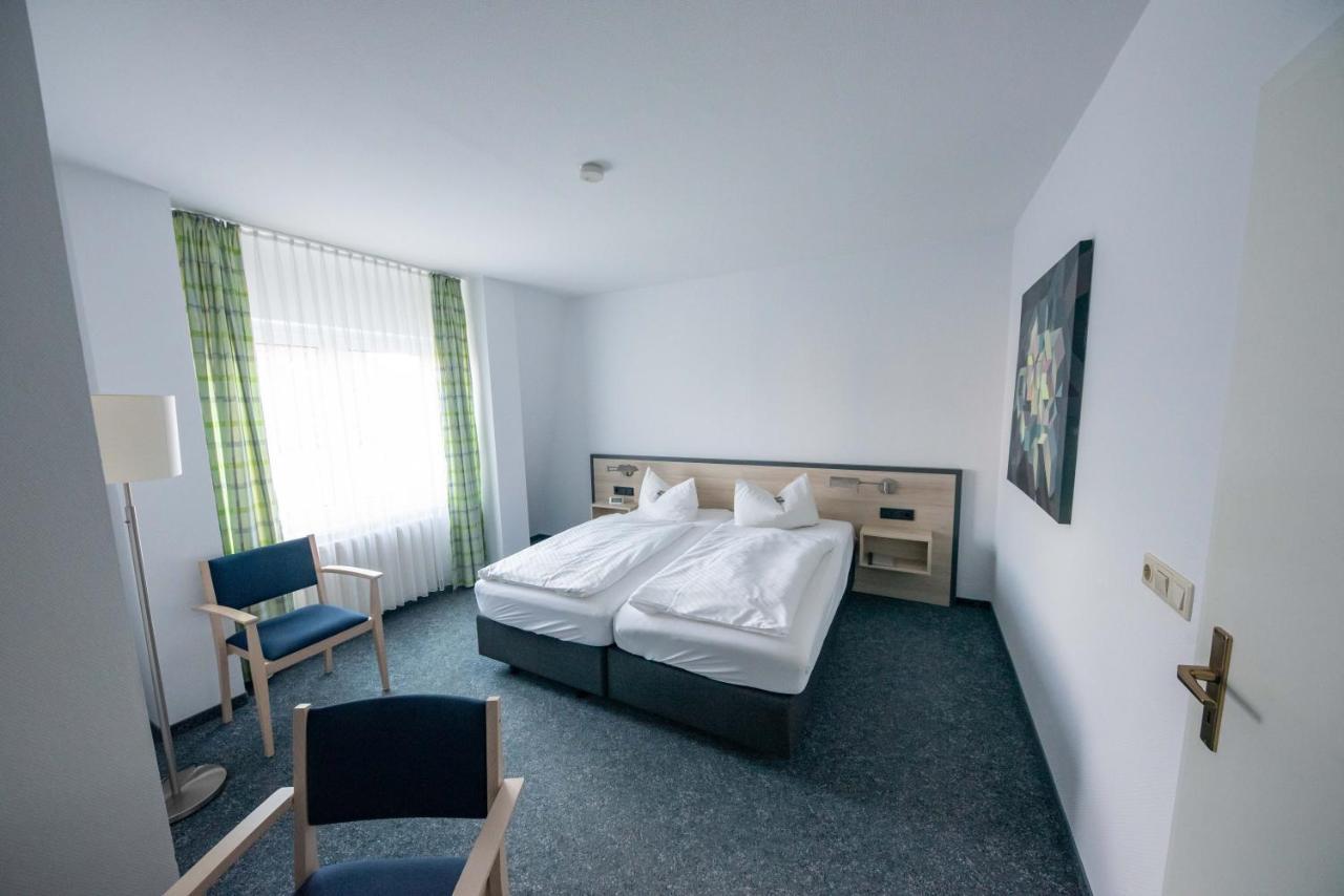 Hotel 7 Saeulen Gmbh Дессау Экстерьер фото