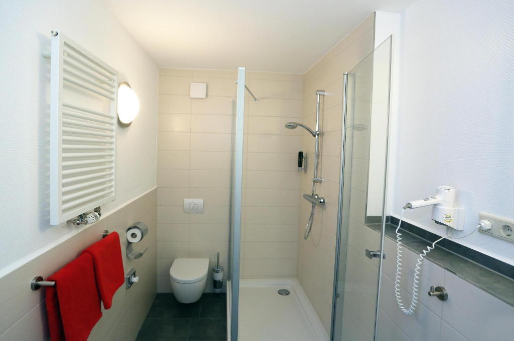 Hotel 7 Saeulen Gmbh Дессау Номер фото